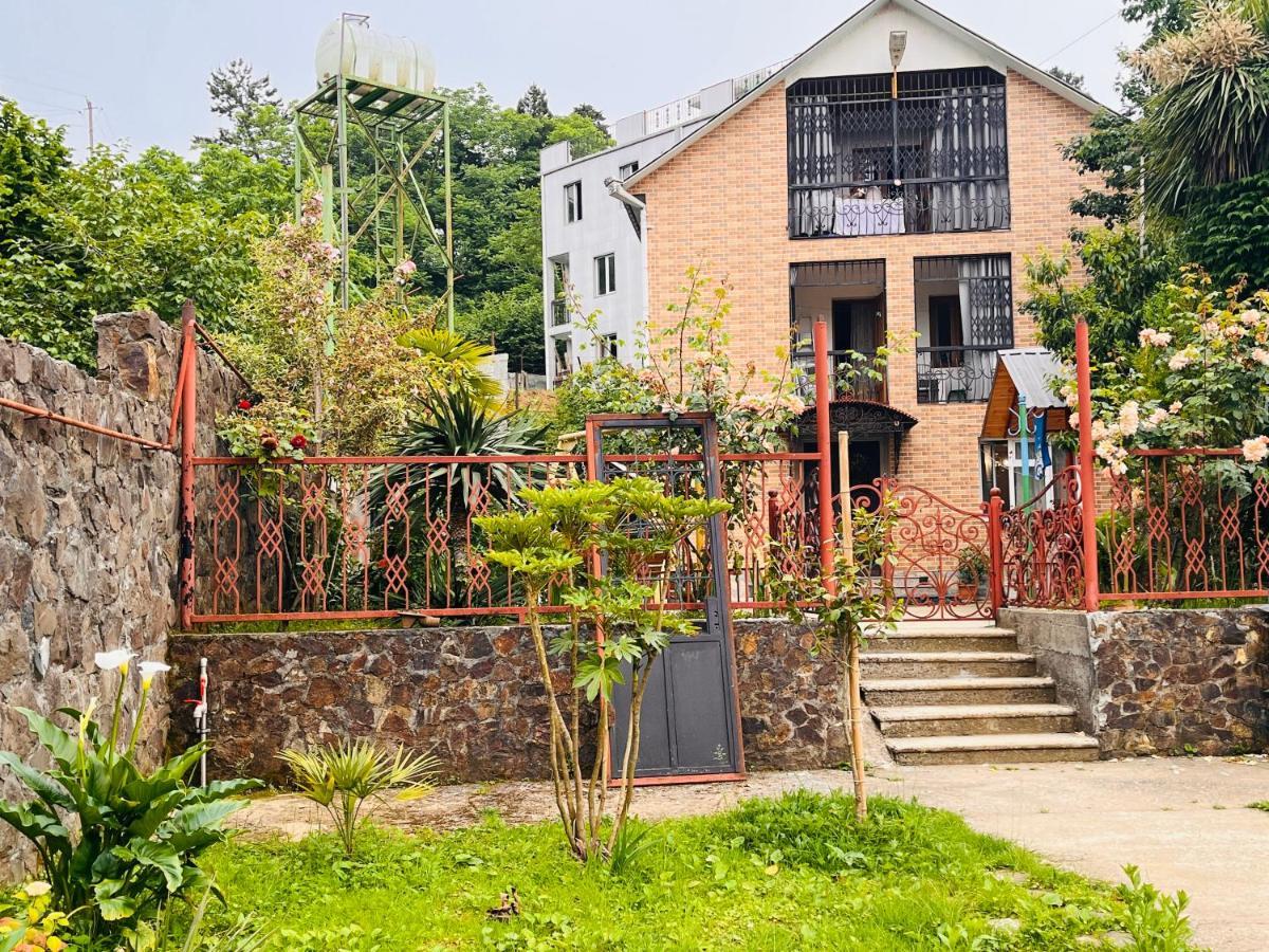 Dato's GuestHouse Makhinjauri Eksteriør billede